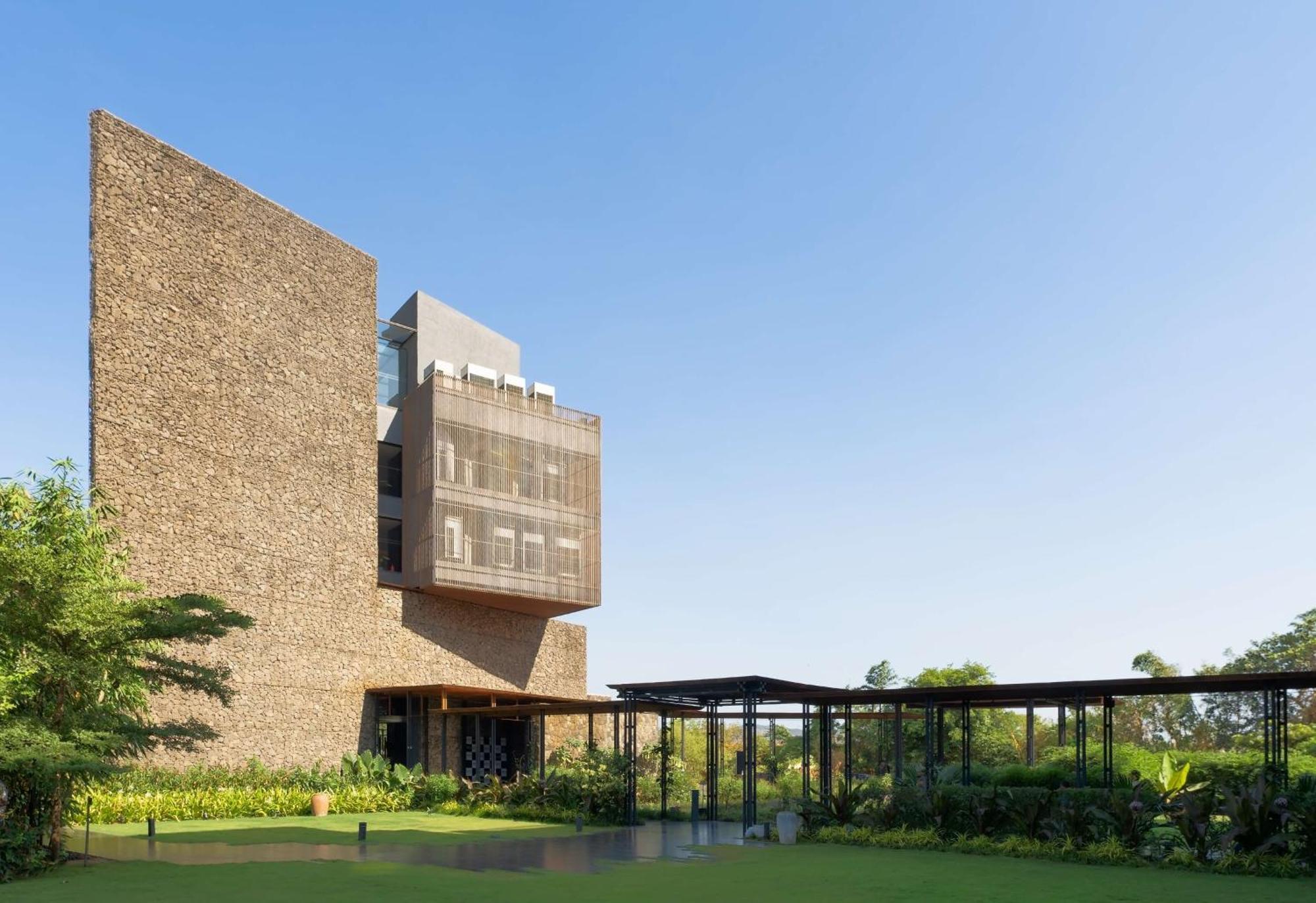 Radisson Resort And Spa Лонавала Экстерьер фото The Aga Khan Academy, Hyderabad